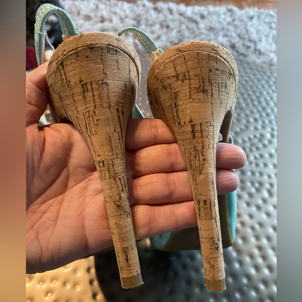 Guess size 8 heels - Picture 5 of 10